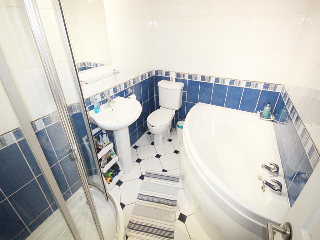 4 bedroom detached house For Sale in Earby - IMG_2526.jpg